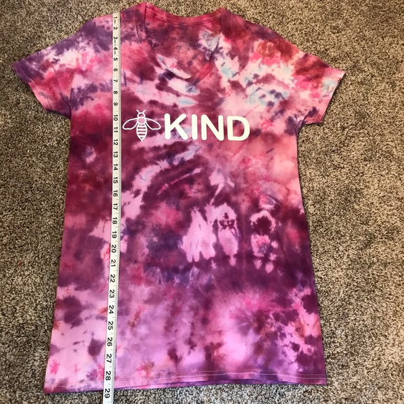 Bee Kind Tie Dye Tshirt Size Small - Picture 9 of 9